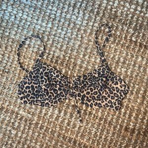 Super cute leopard bikini top